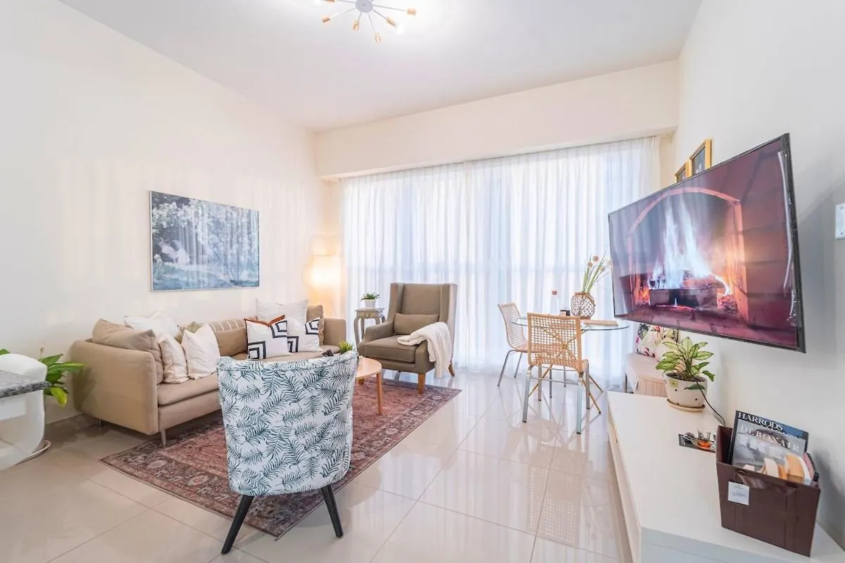 Apartment Ferienwohnung I Fabulous Retro-Chic Oasis I Prime N Lively Spot Abu Dhabi