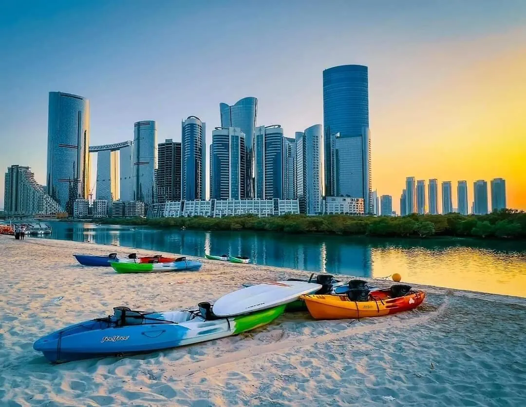 Apartamento I Fabulous Retro-Chic Oasis I Prime N Lively Spot Abu Dabi