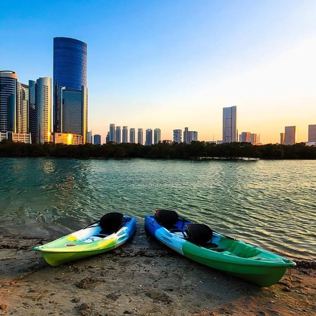 Apartamento I Fabulous Retro-Chic Oasis I Prime N Lively Spot Abu Dabi Emiratos Árabes Unidos